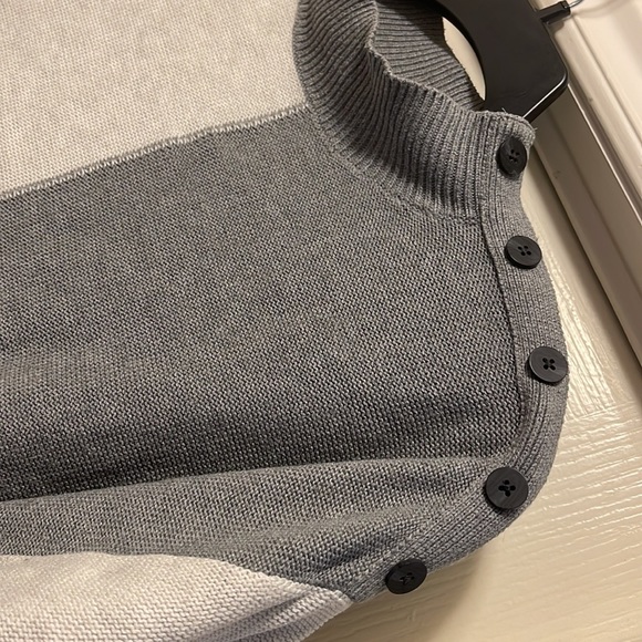 Whit and grey colour block tunic length sweater - Picture 3 of 7